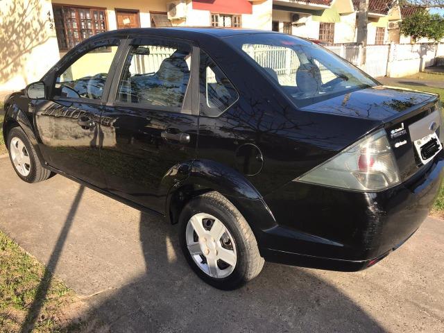 Ford Fiesta Sedan em perfeito estado