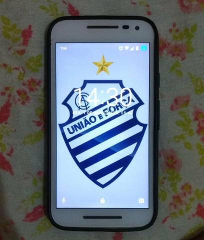 Vendo celular MOTO G3,em perfeito funcionamento,poucas marcas de uso,com película