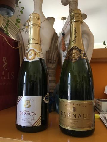 Champagnes importados conservados e lacrados