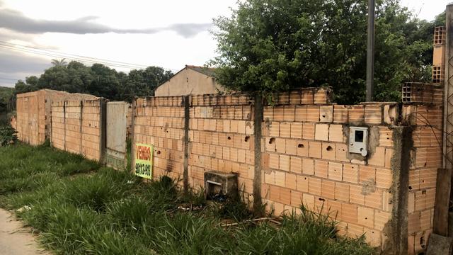 Lote de esquina 360m2 com Casa e Barraco Murado no Jardim Ingá! - Foto 3