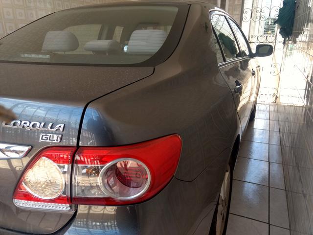 Corolla 2012/2013 Vendo ou troco em carro menor valor - Foto 2