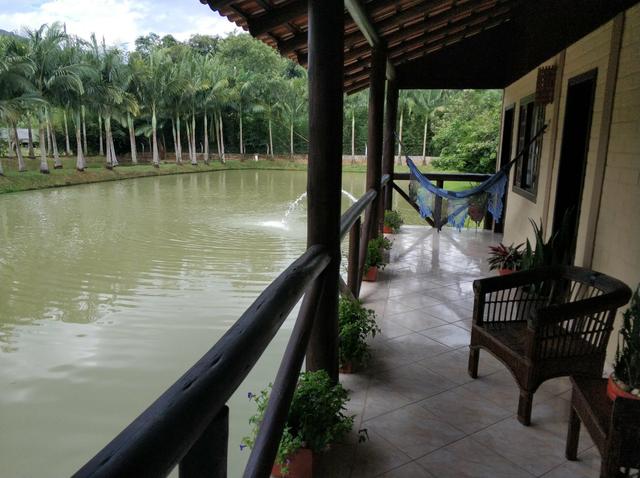 Lindo sitio urbano a menos de 4 km do centro da cidade 3 casas piscina lagoa - Foto 17
