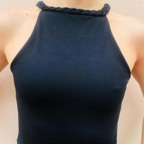Body preto com alça trançada