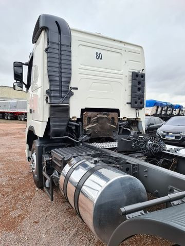 Caminhão Volvo FH460 6x2 trucado - Único dono - Foto 7