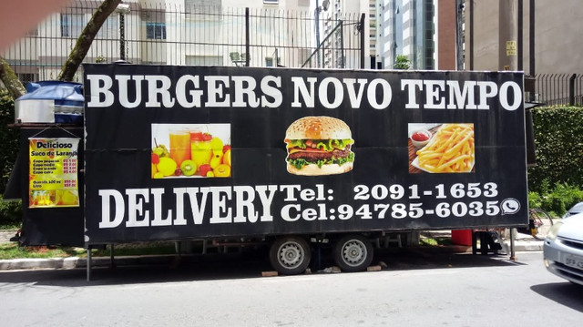 Trailer de lanches grande e completo em ótima localização