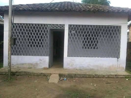 Vendo essa casa localizada na avenida perimental sul bairro Santo do mon Benevides
