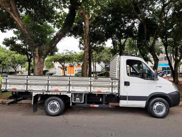 Iveco Daily 35s14 carroceria 2014 - Foto 2