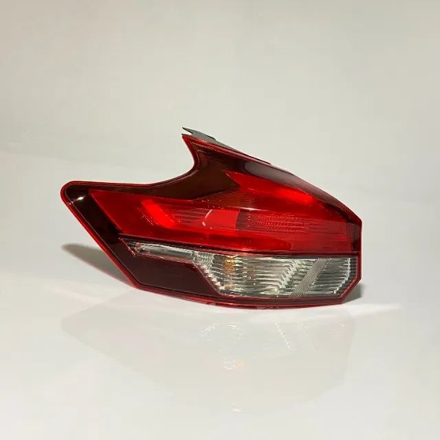 Lanterna Traseira Esquerda Nissan Kicks 2017/21