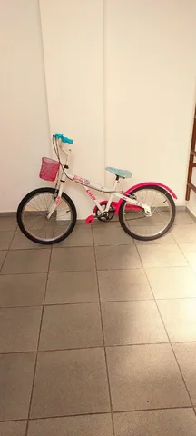 Boneca barbie com bicicleta  +16 anúncios na OLX Brasil