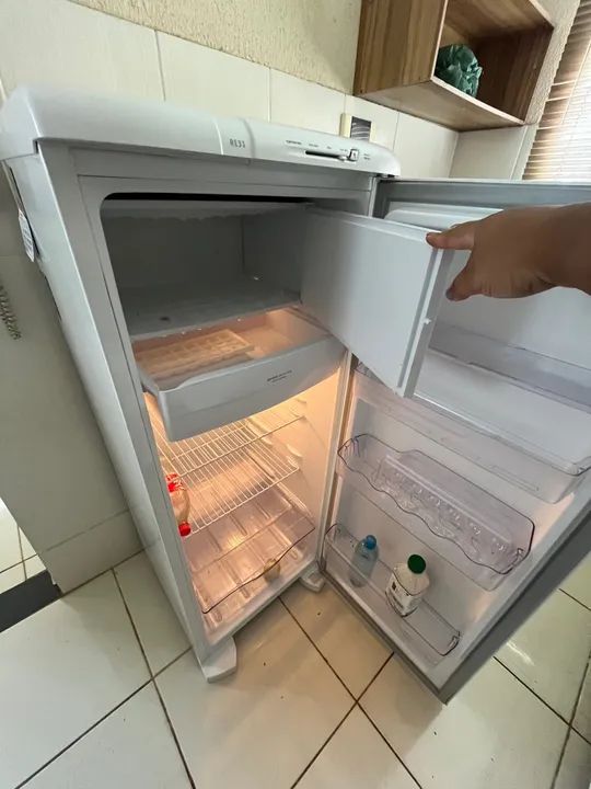 GELADEIRA ELETROLUX 127V 780,00 - Foto 4