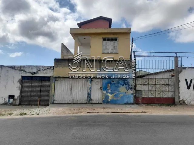 Compre Casa localizada na Avenida Euclides Figueiredo