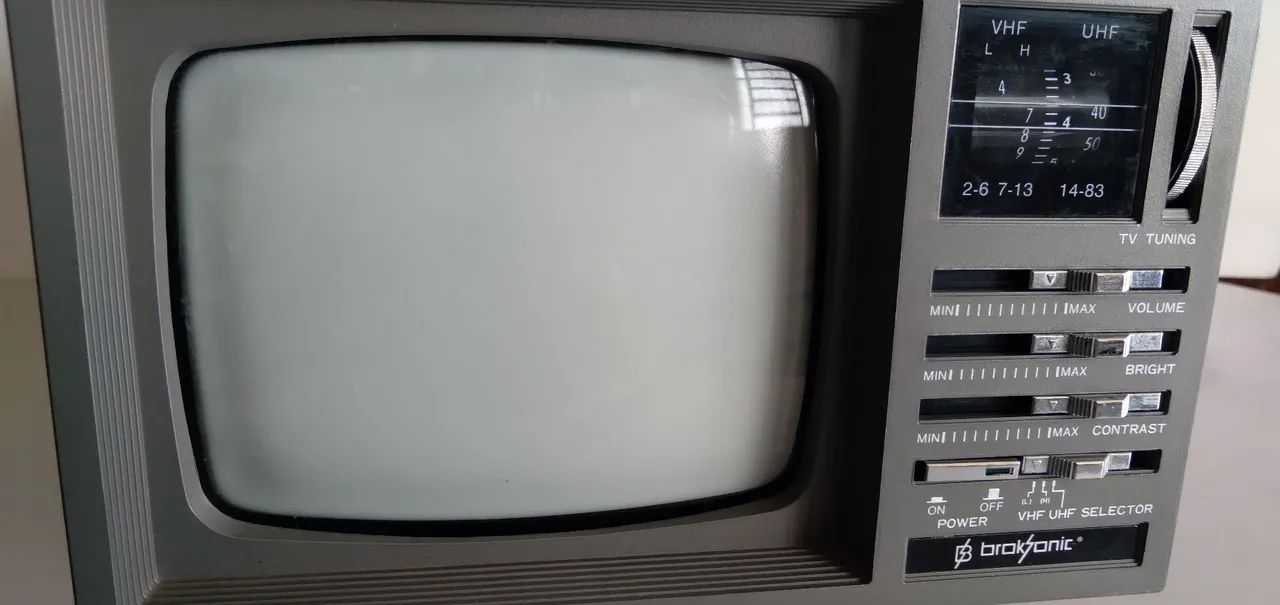 TV Preto Branco 5" DELUXE com defeito  - Foto 5