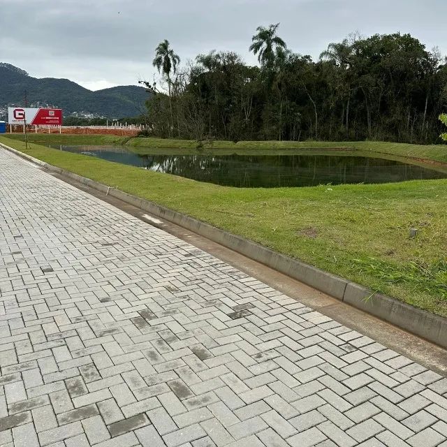 Lote Comercial Industrial 900 m2 Condominio Fechado Fácil acesso em Biguaçu SC - Business - Foto 5