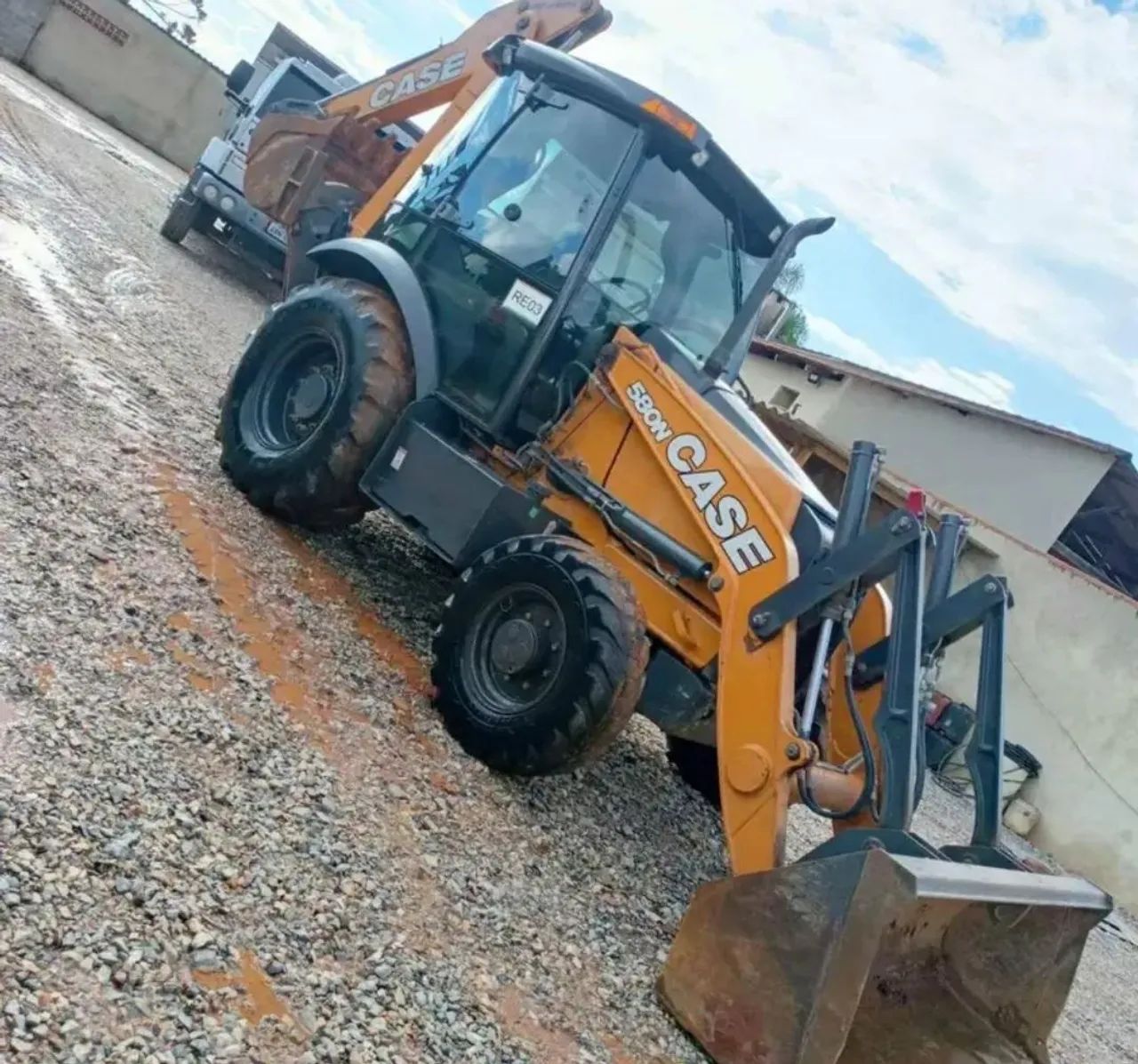 Retroescavadeira Case 580n 2022 4x4 - Foto 2