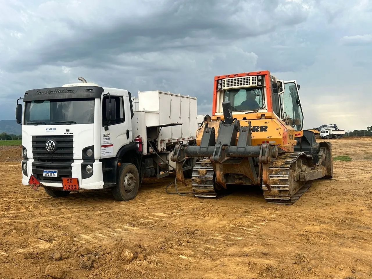 Trator de Esteira Liebherr 734 - porte D6 - Foto 2