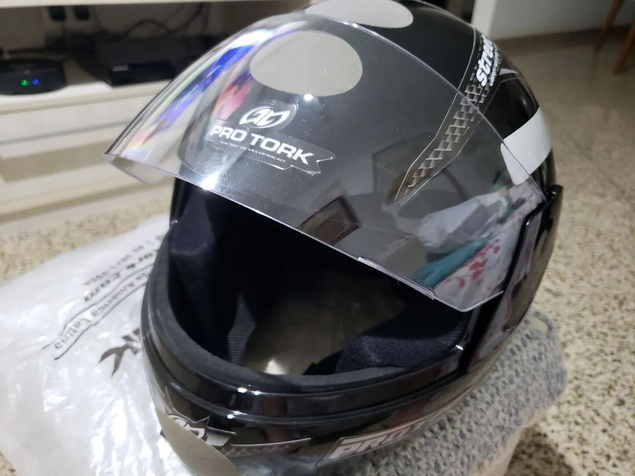 CAPACETE MOTO "PROTORK" / TAMANHO "60"/XL/R$ 355,00/PADRÃO "EXPORT"( I.S.0. 9001 )/0KM.
