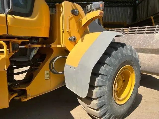 Pá Carregadeira Volvo L120-F Ano 2010 - Foto 5