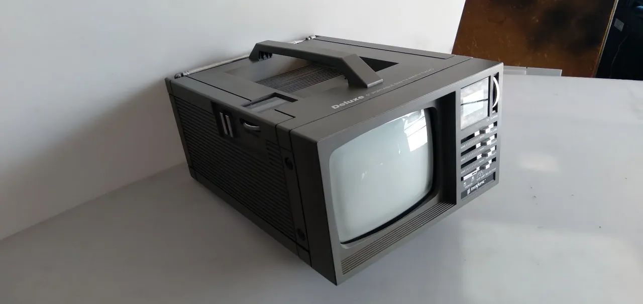 TV Preto Branco 5" DELUXE com defeito  - Foto 6