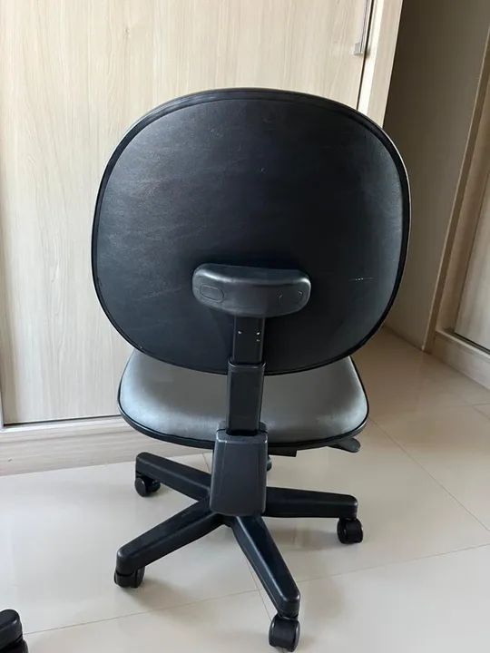 Cadeira de Escritório Giratória com Rodas - Foto 3
