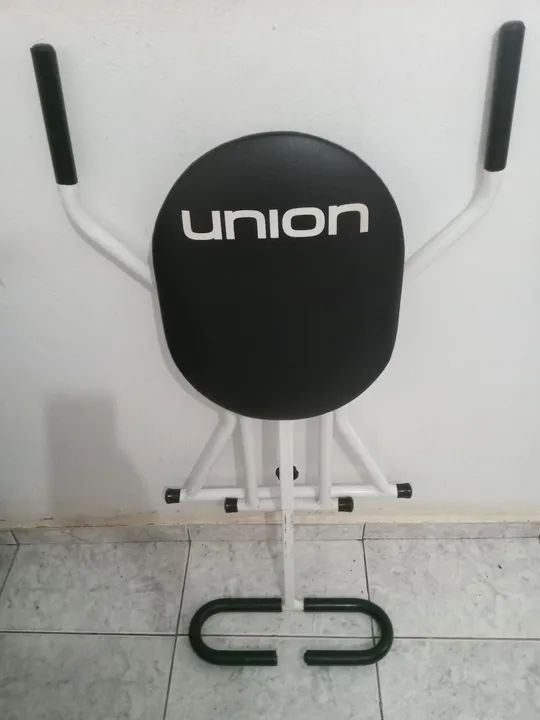Vendo  aparelho  abdominal  e  fortalecedor  de  pernas  valor  120 reais 
