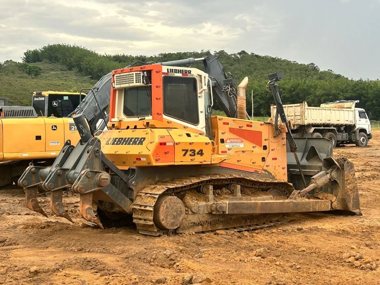Trator de Esteira Liebherr 734 - porte D6 - Foto 4