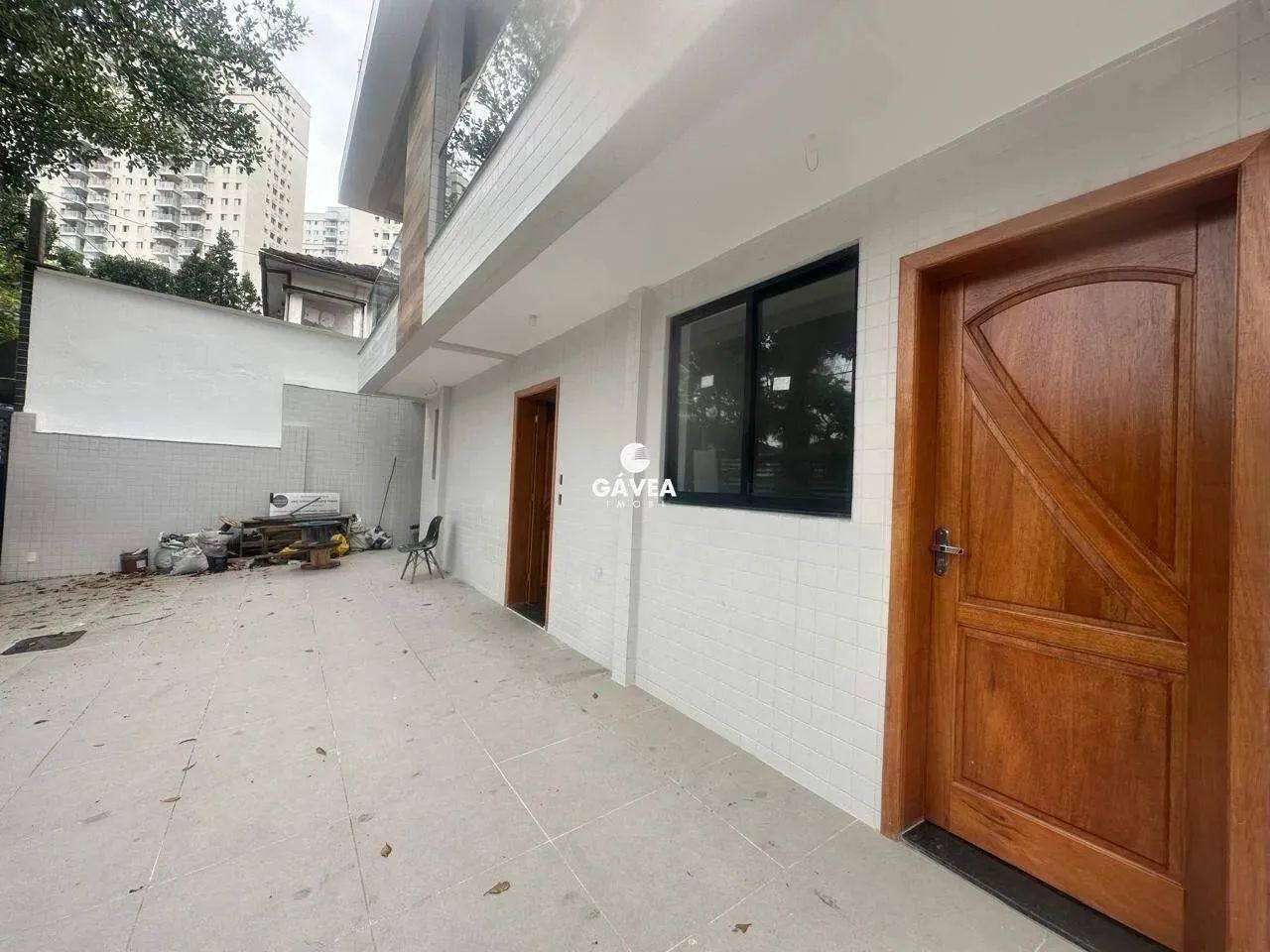 Sobrado à venda no Marapé em Santos.