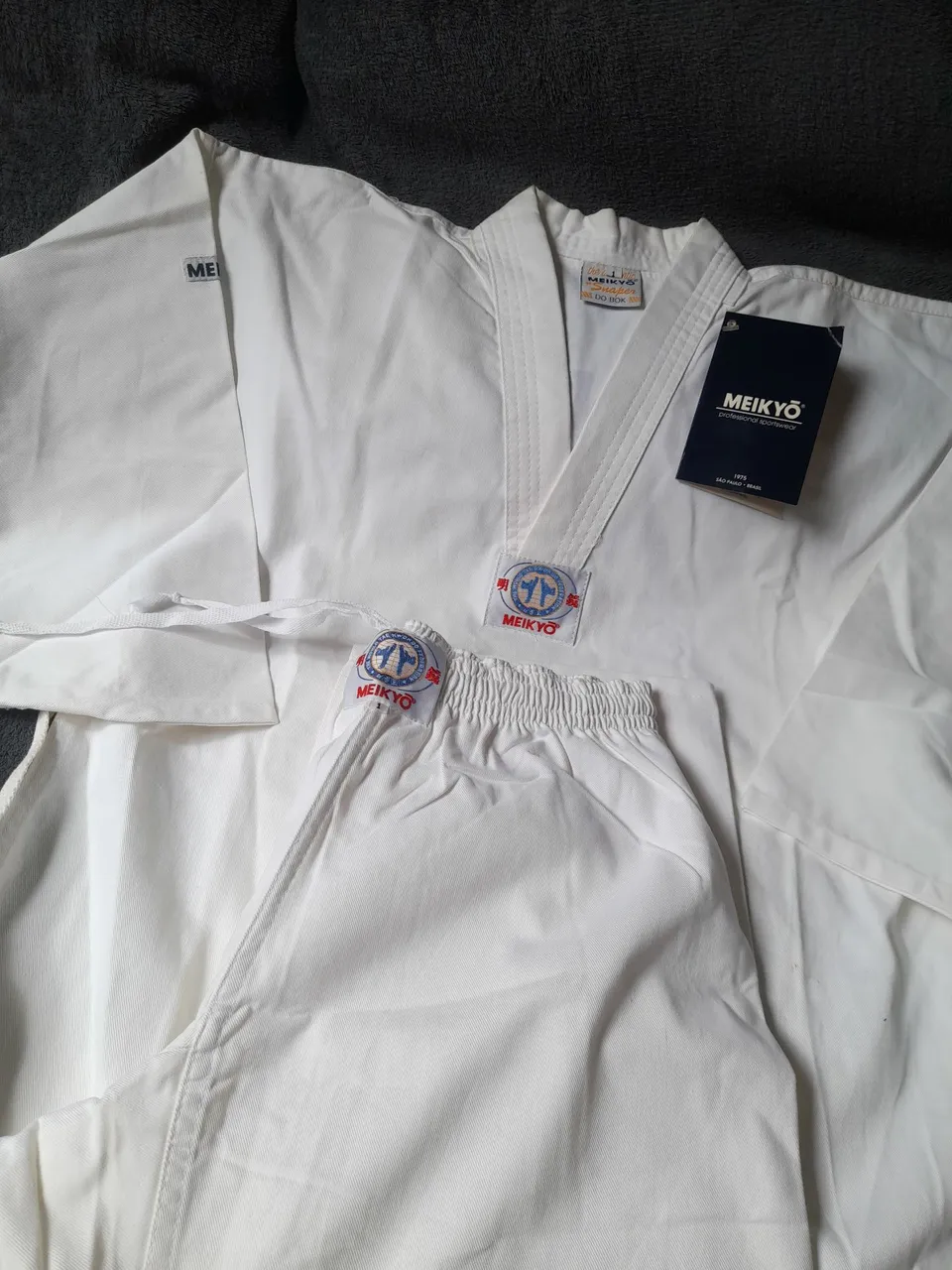 Kimono de taekwondo Meikyo - Tamanho M e P 