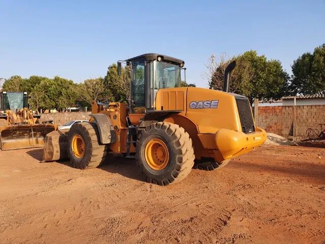 Pá carregadeira case 821E ano 2016 - Foto 5