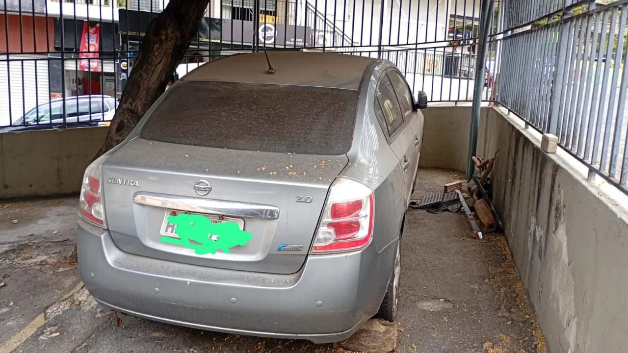 Nissan Sentra 2.0 - Foto 3