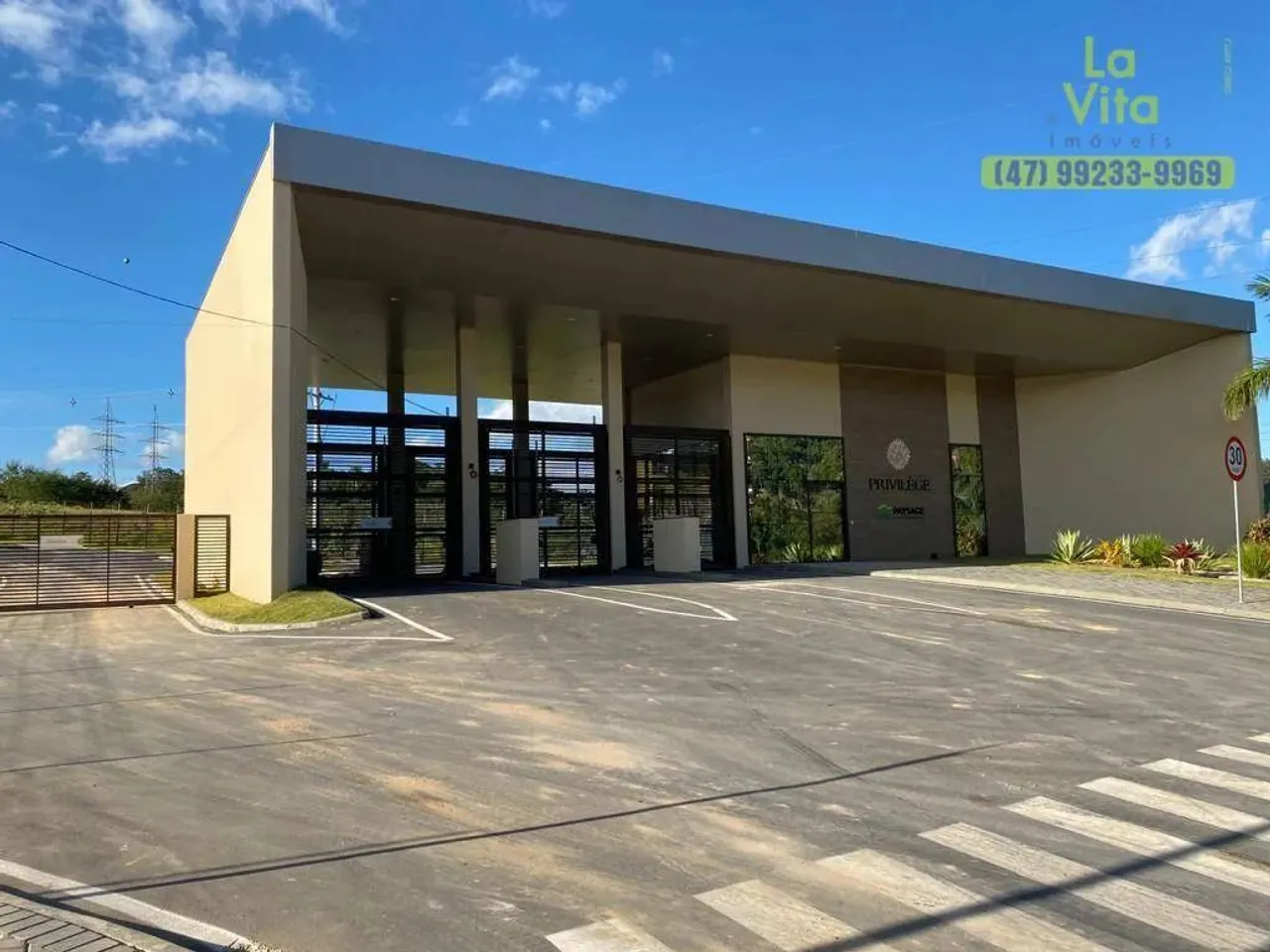 Terreno à venda, com 375m² por R$ 300.000 - Ponta Aguda - Condomínio Fechado Paysage Privi