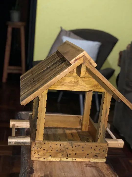 Alimentador de Passarinho em Madeira - Foto 6