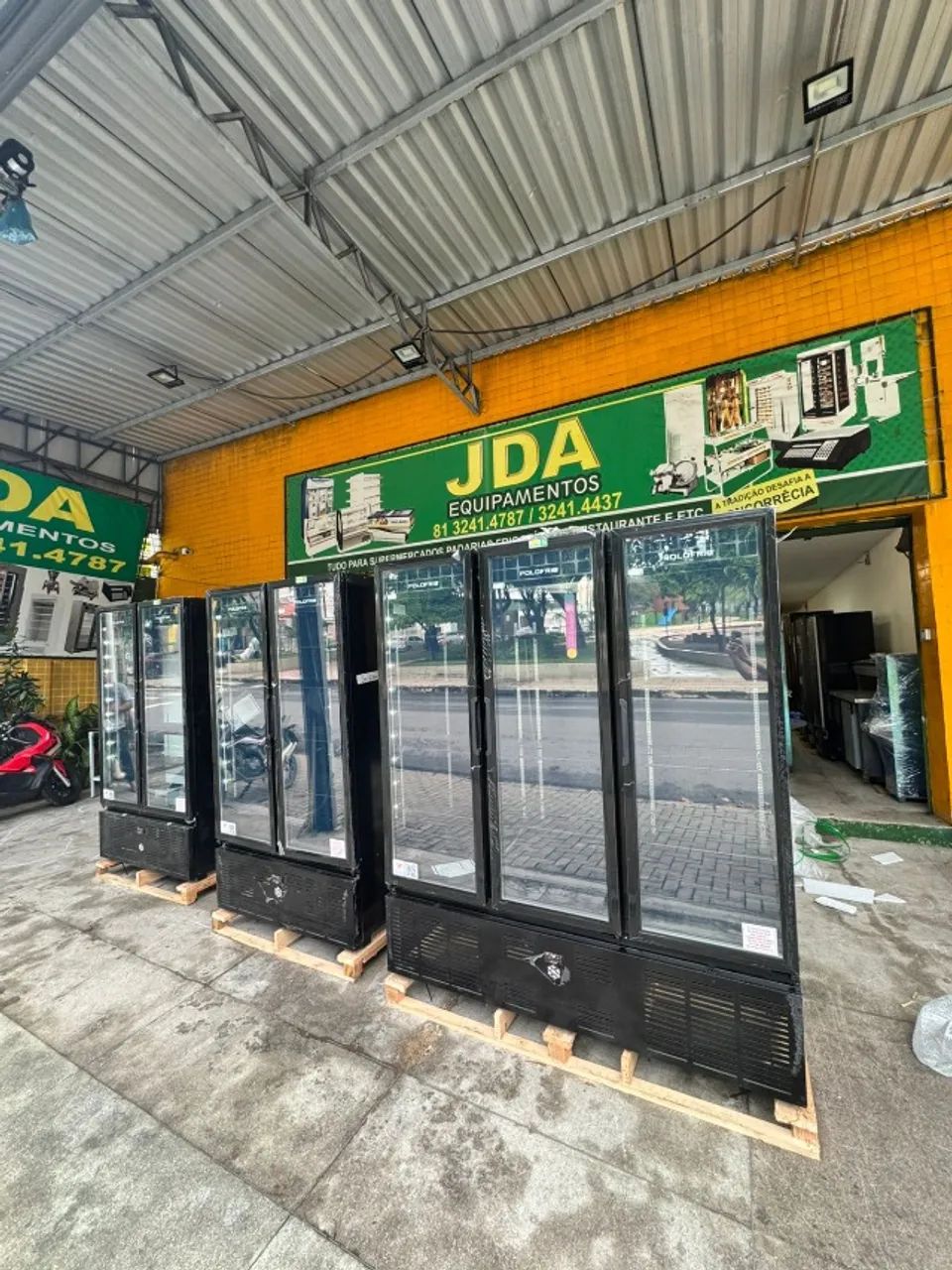 Balcão auto serviço 3 portas - linha mondrian - refrigerador - marca polofrio  - Foto 3