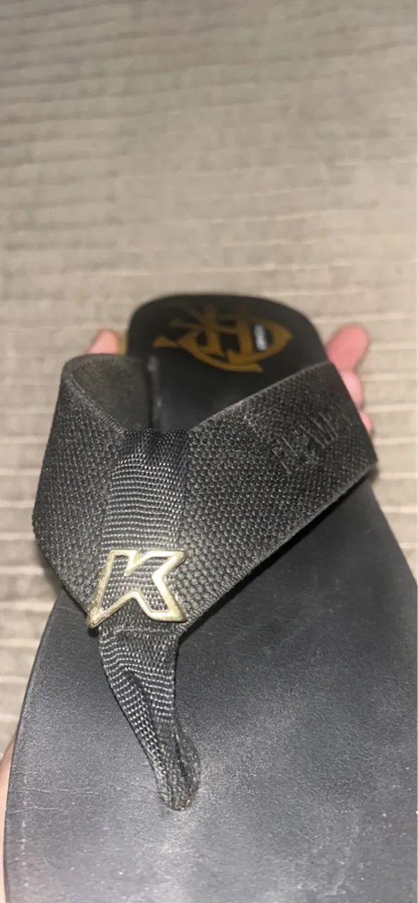 Chinelo Kenner Original - Preto com Detalhes Dourados - Foto 2