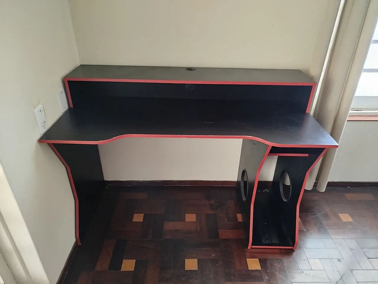 Mesa gamer / escrivaninha 