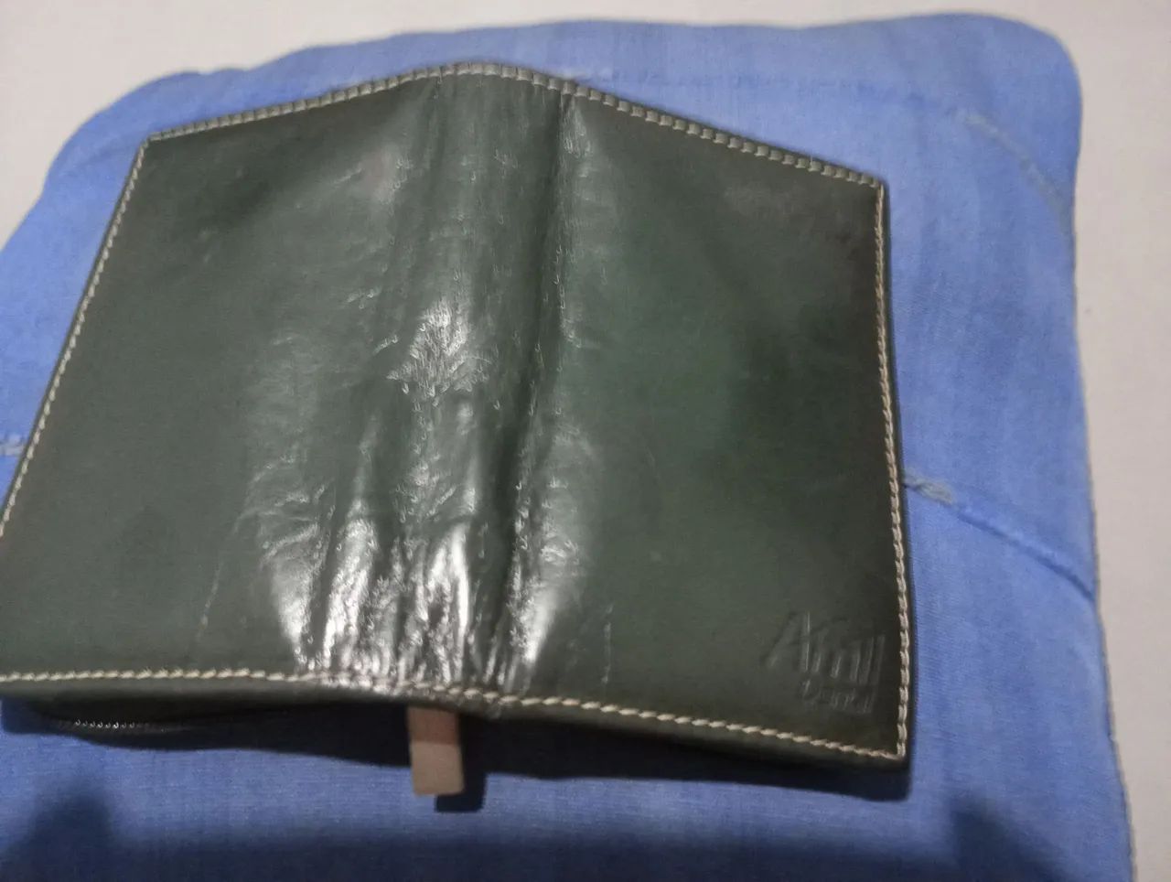 Estojo carteira de couro sintético verde  - Foto 2