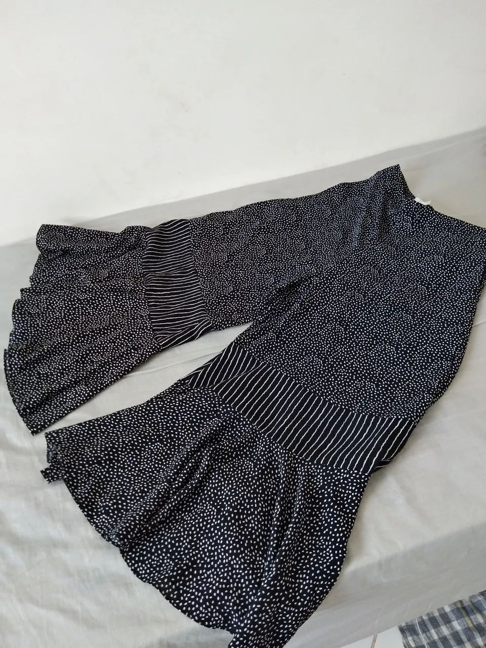 Calça Feminina com Detalhes e Estilo Único