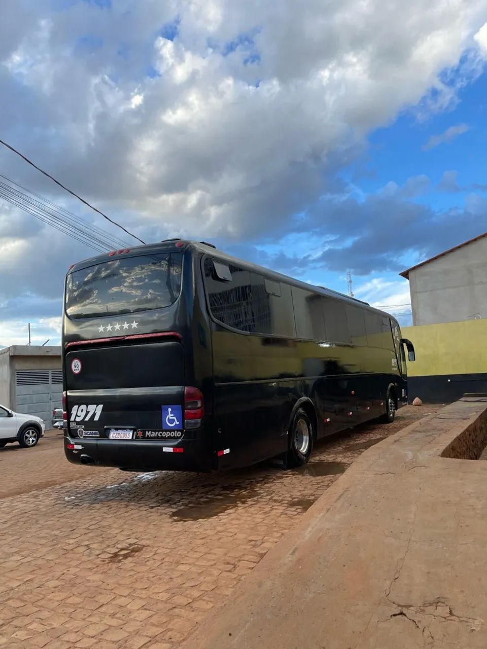 Ônibus pronto para atividade  - Foto 4
