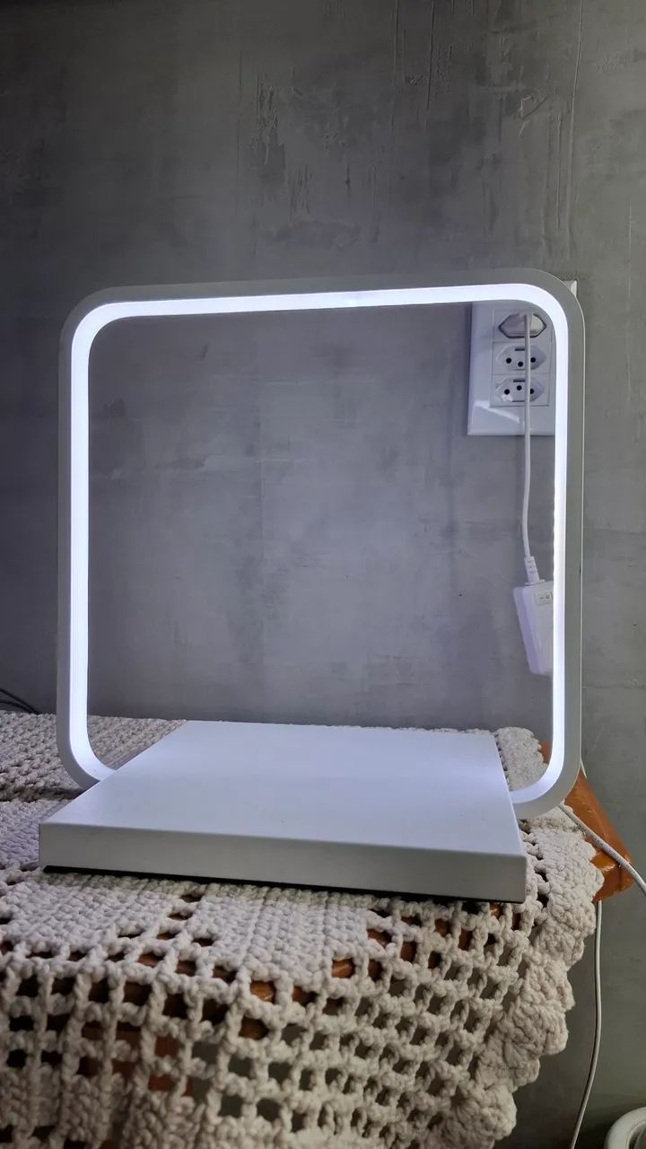 Luminária de mesa moderna e elegante