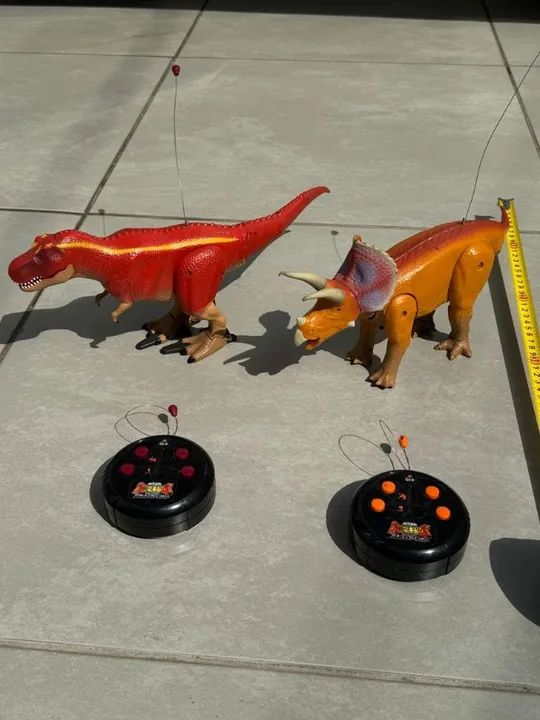  Dinossauro de controle remoto. - Foto 3