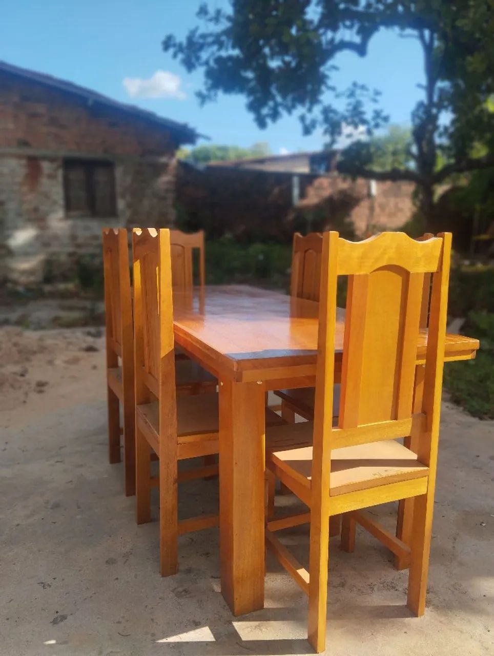 Conjunto de Mesa de Jantar em Madeira - Foto 2