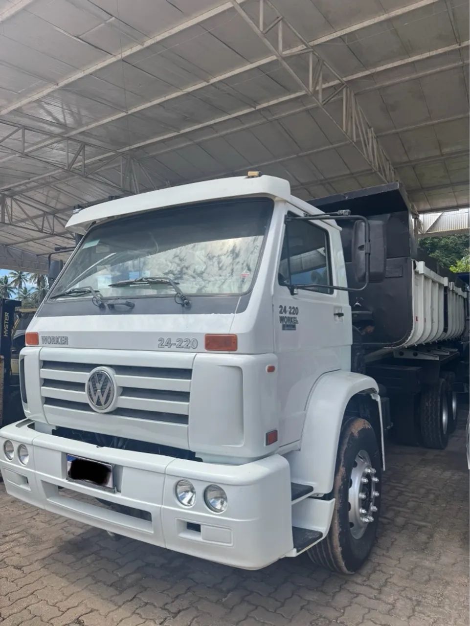 VW 24-220 Caçamba 2009