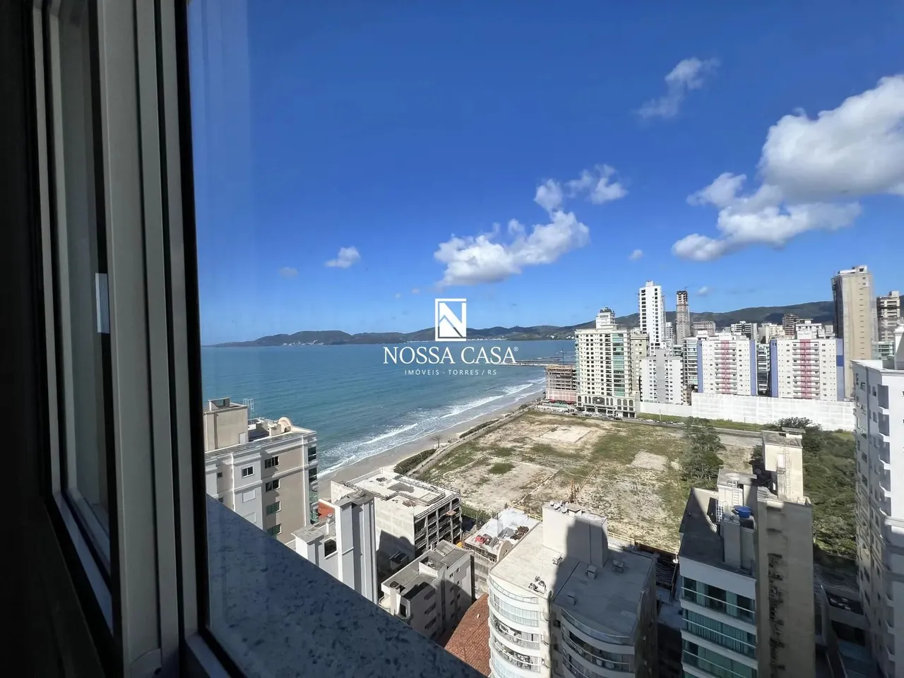 Apartamento 4 quartos suítes 4 garagens no Ed. Belíssimo - DALLO em Itapema/SC