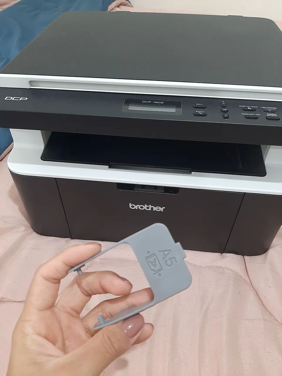 Impressora Brother Multifuncional Laser Monocromática DCP-1602 - Foto 4