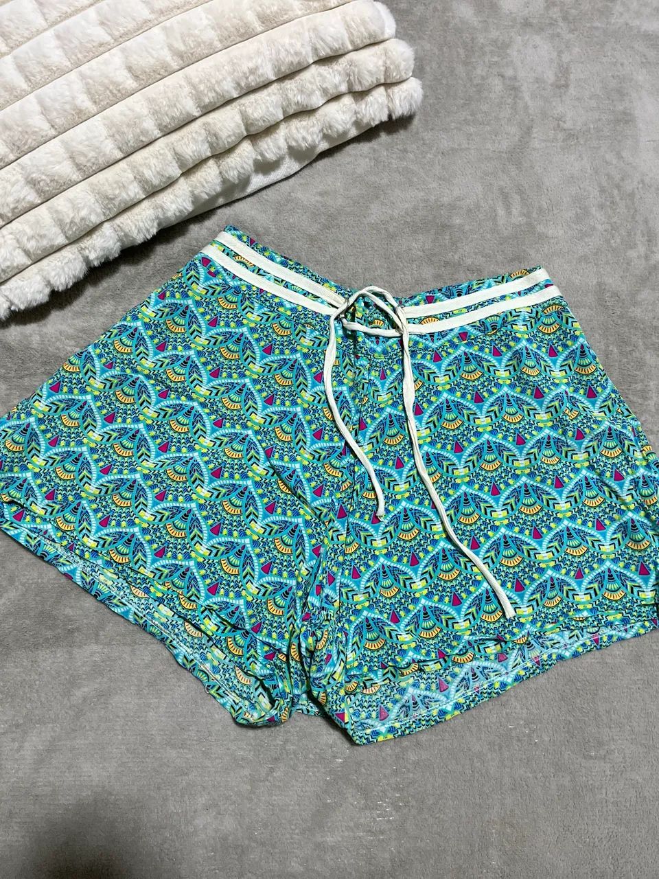 Short saia
