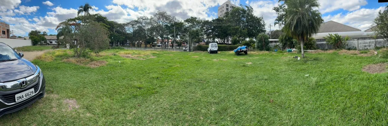 Vendo terreno plano de esquina com 2.016m2 - Condomínio Quinta da Flores SJC