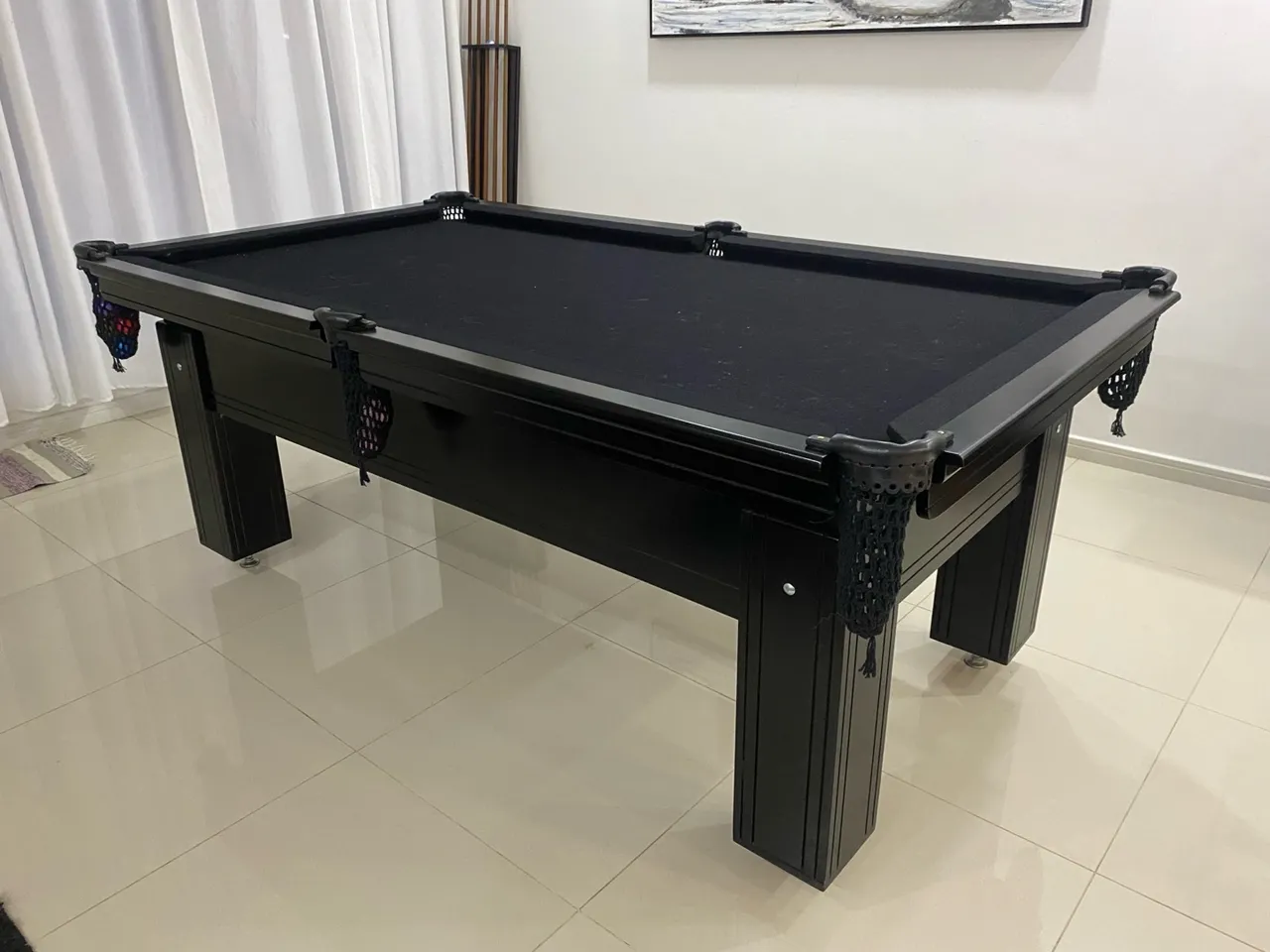 Mesa de Sinuca Preta Elegante