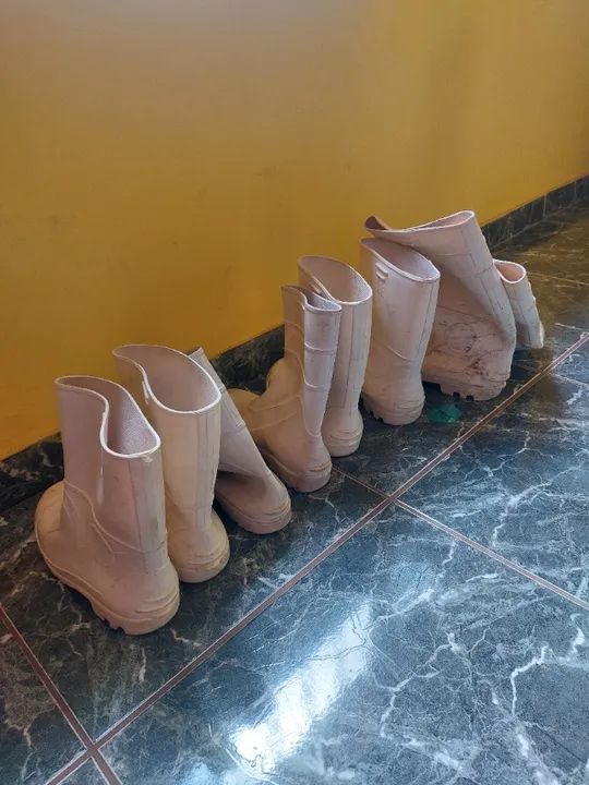 06 pares de Botas para açougueiros e padeiros cano longo impermeável - Foto 2