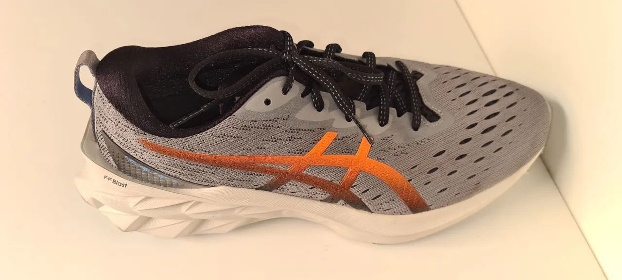 ASICS NOVABLAST 2 MASCULINO TAM 42 - Foto 4