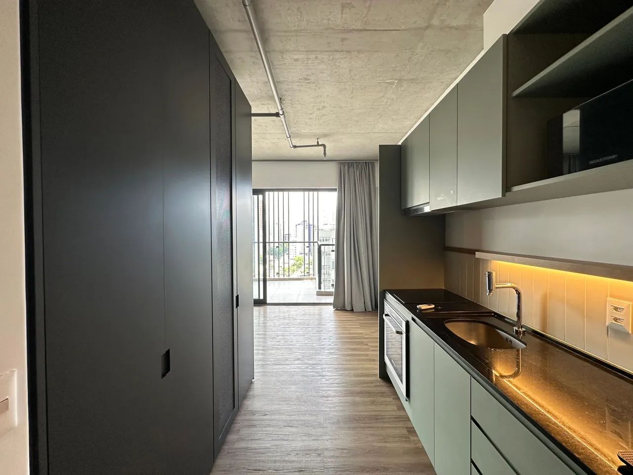Apartamento (semi mobiliado) locação com 54m2 STUDIO em Pinheiros - São Paulo - SP