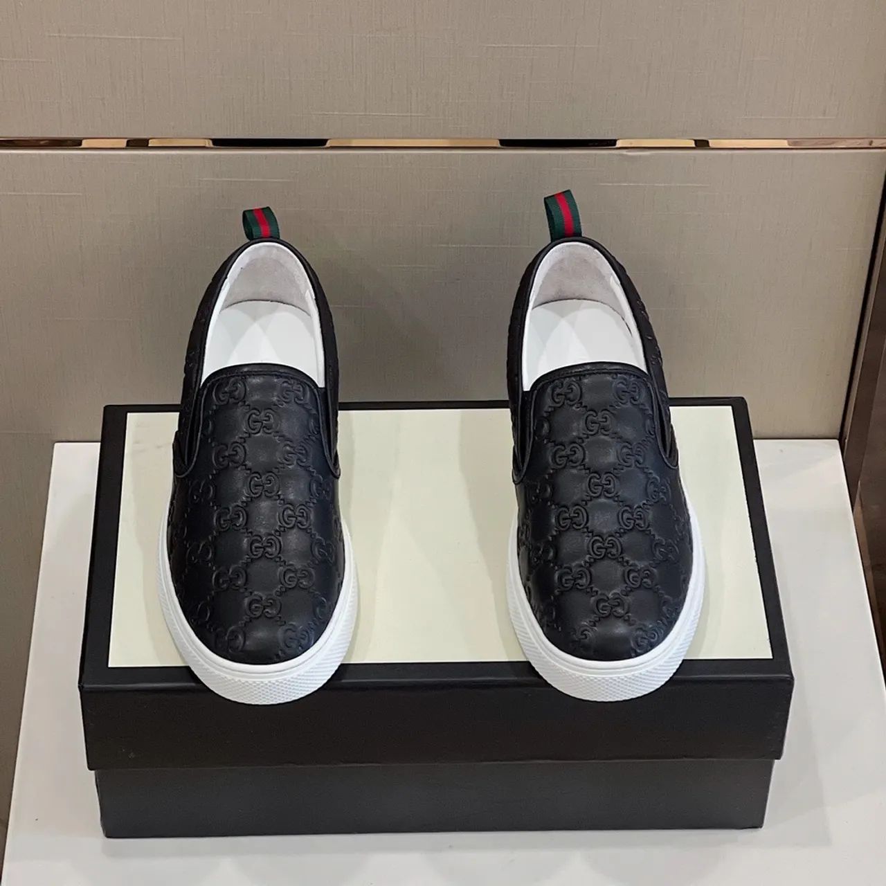 Tênis Gucci Slip-on   - Foto 3